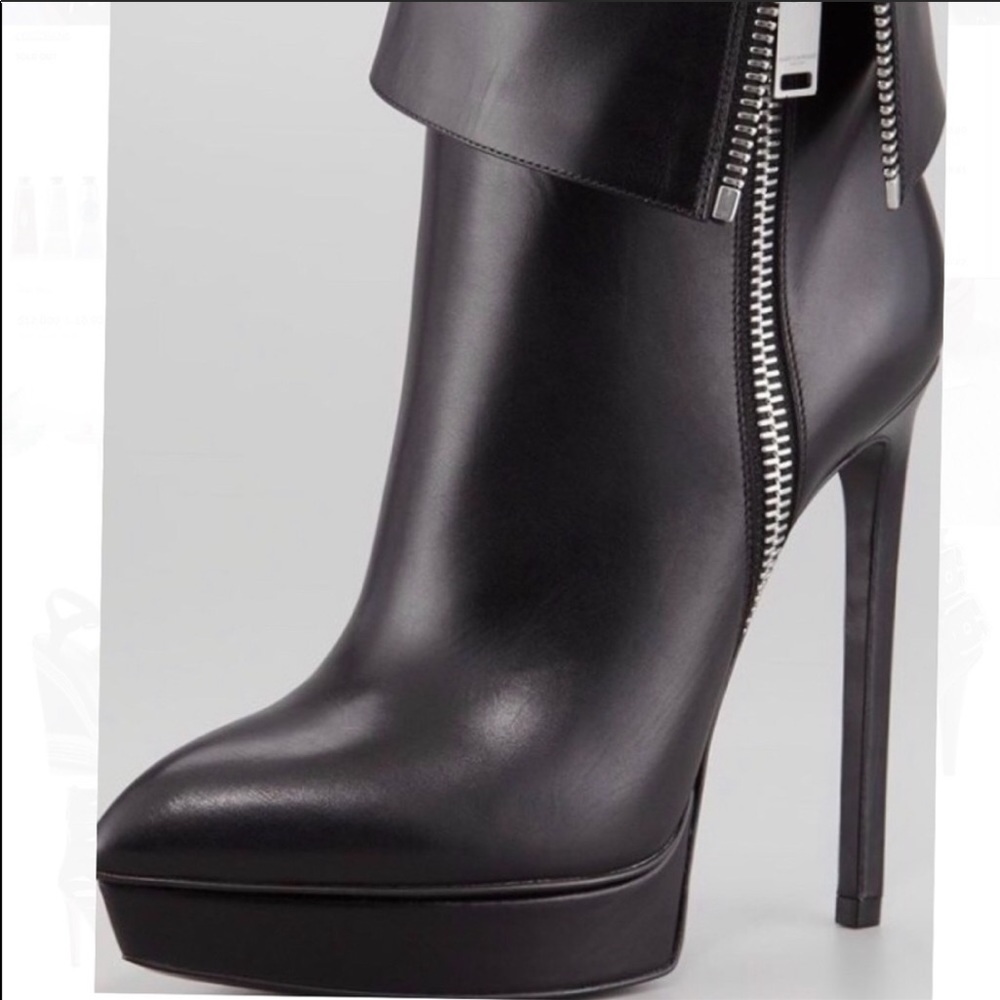 FINAL DROP SALE! 💫YVES SAINT LAURENT booties